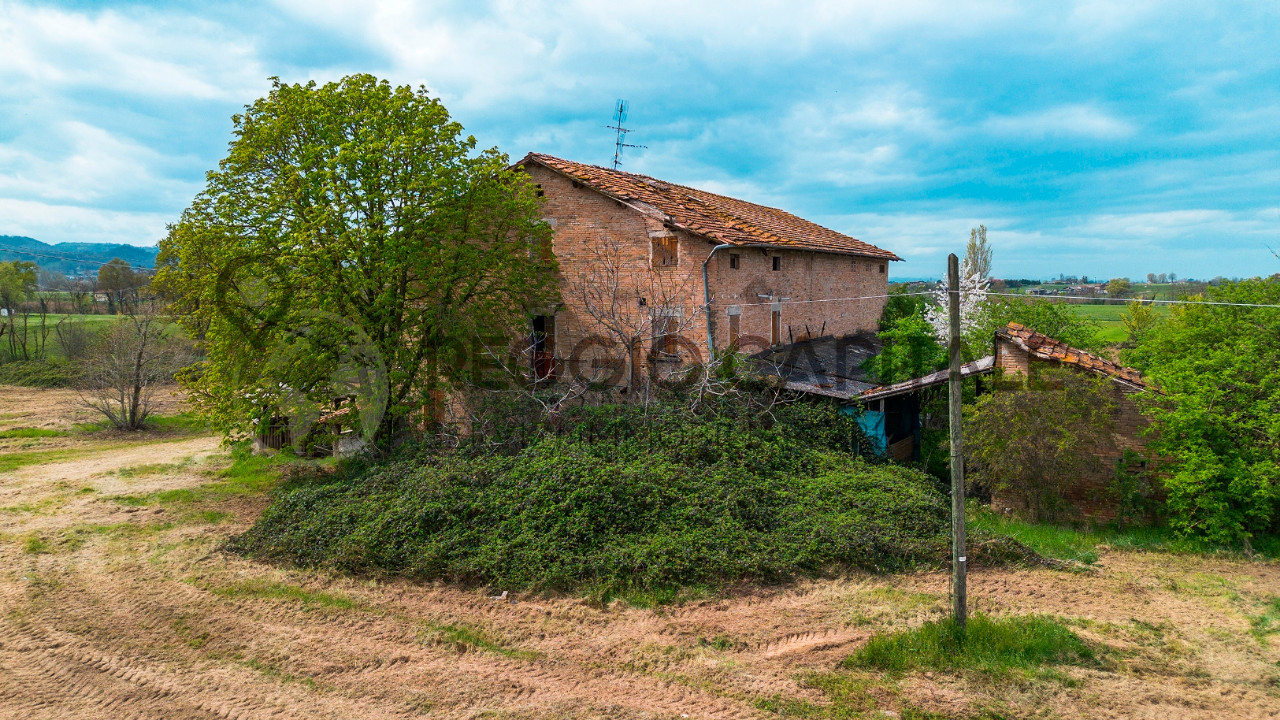 Rustico in vendita a San Bartolomeo, Reggio Nell'emilia (RE)