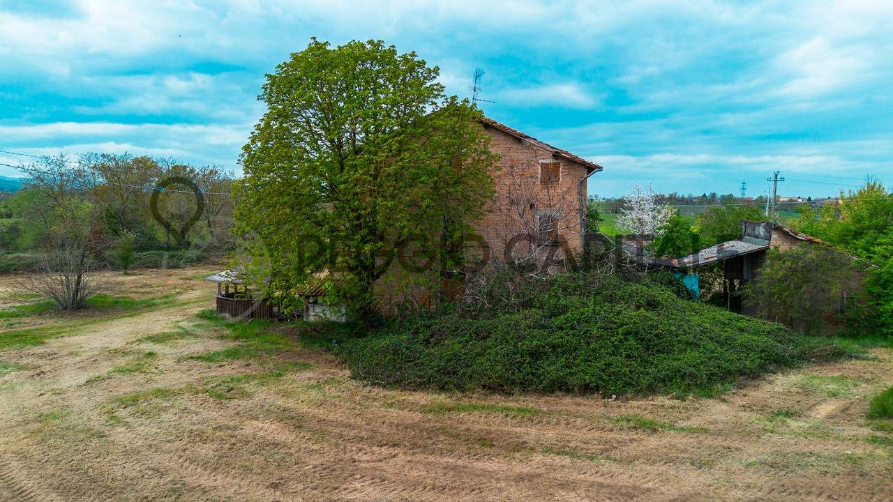 Rustico in vendita a San Bartolomeo, Reggio Nell'emilia (RE)