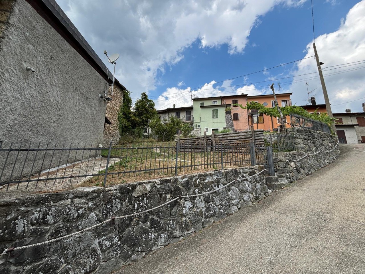 Porzione di casa in vendita a Ventasso (RE)