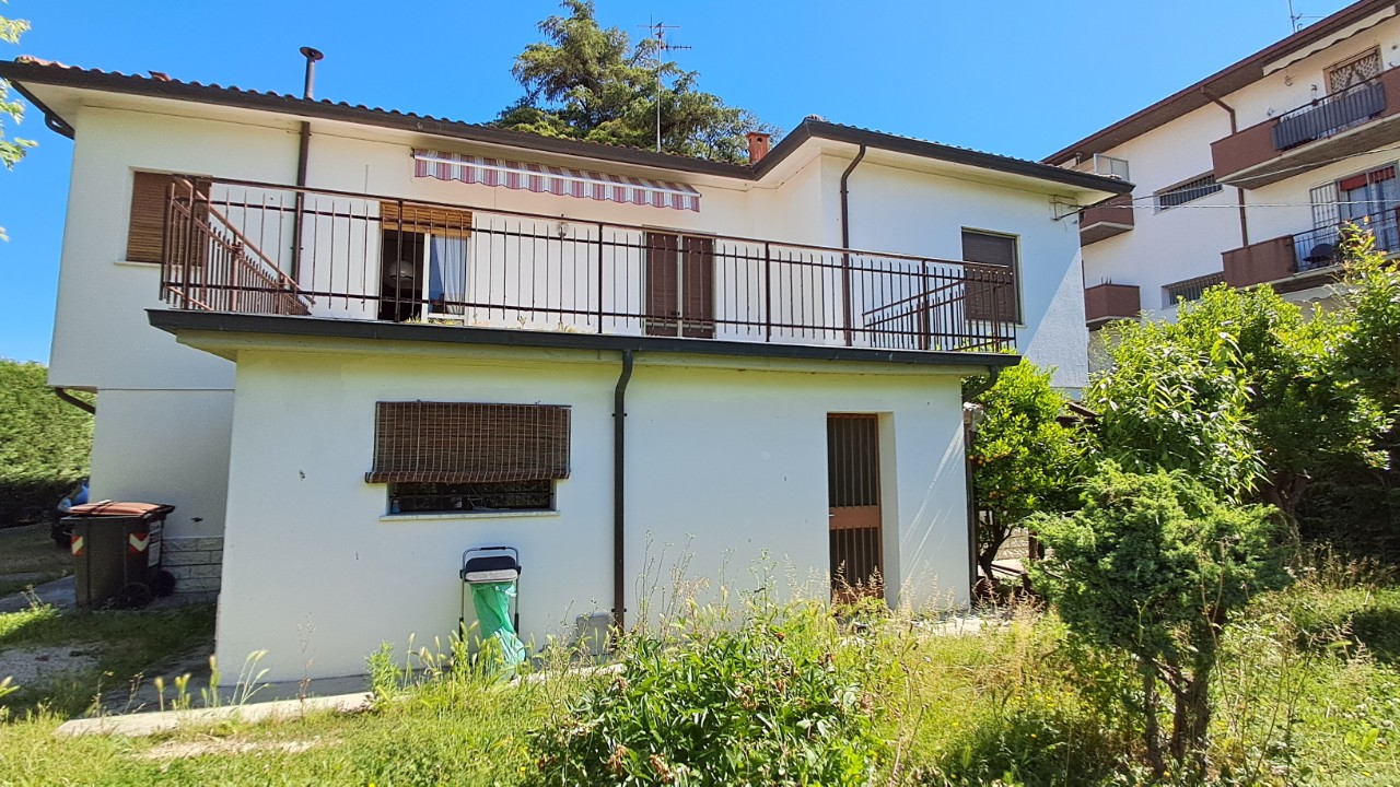 Casa indipendente in vendita a Ronco, Forlì (FC)