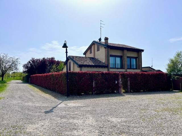 Porzione di casa in vendita a Marano, Parma (PR)