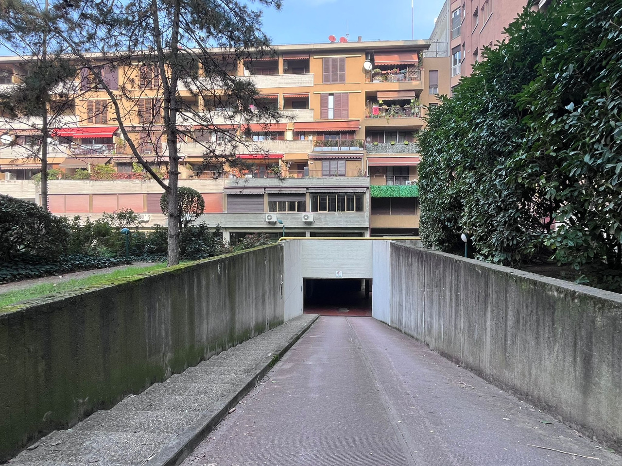 Garage/Box/Posto auto in vendita a Bologna (BO)