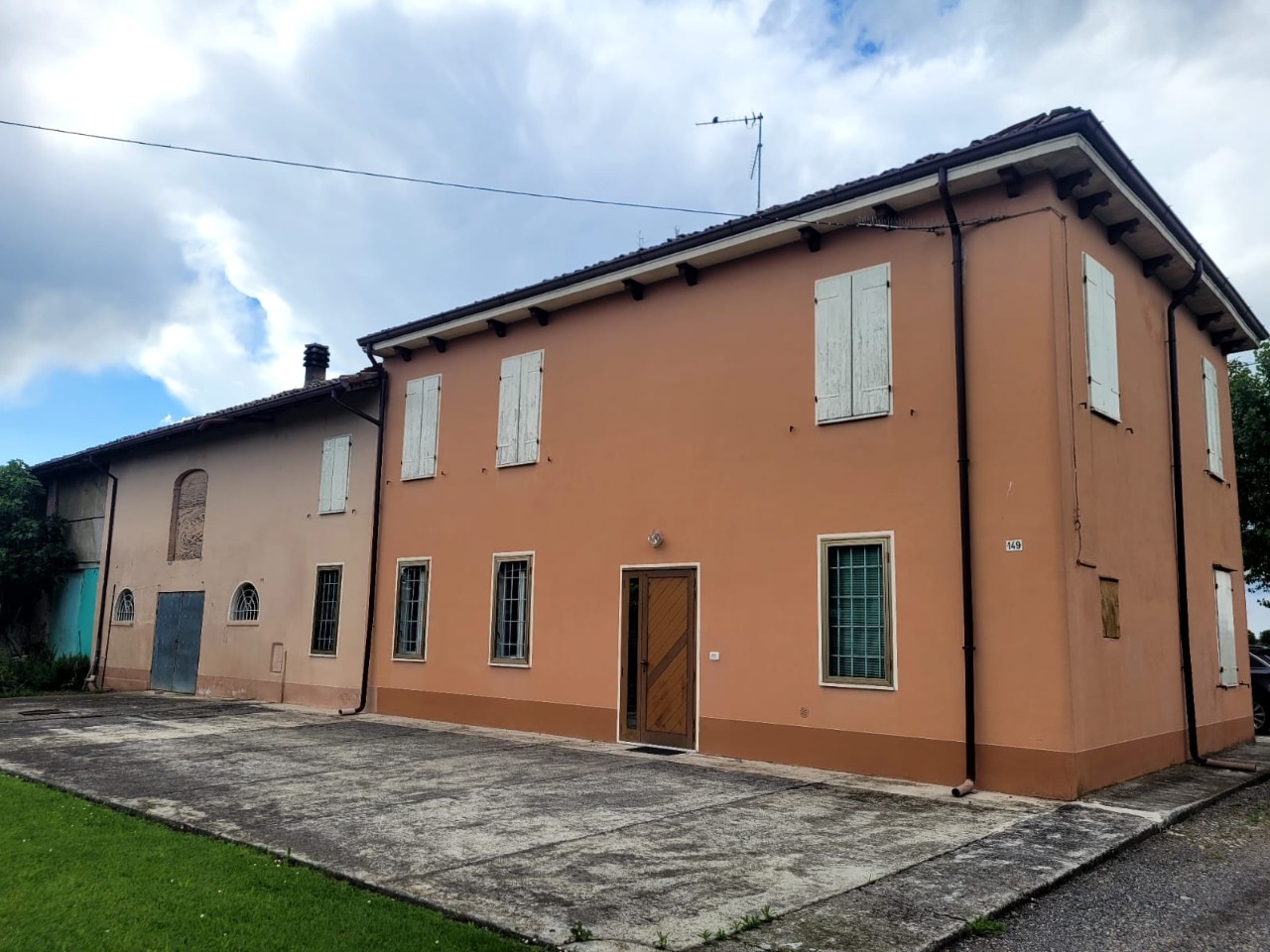 Villa in vendita a Besenzone (PC)