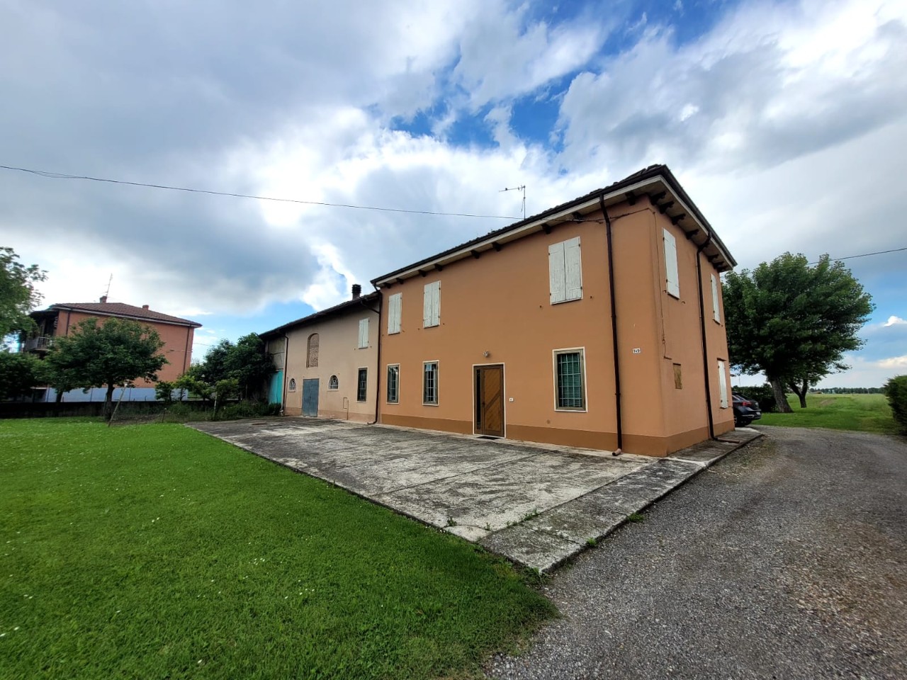 Villa in vendita a Besenzone (PC)